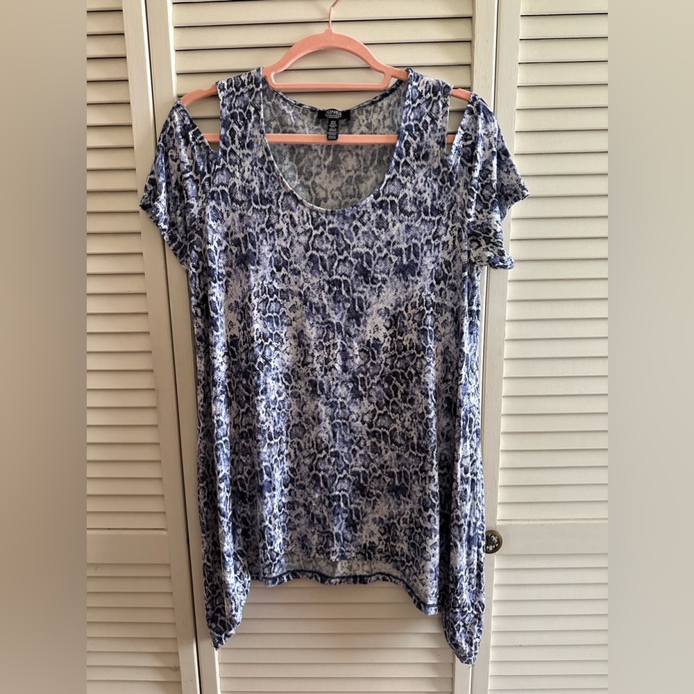 Jones New York Medium Open Shoulder Tunic.